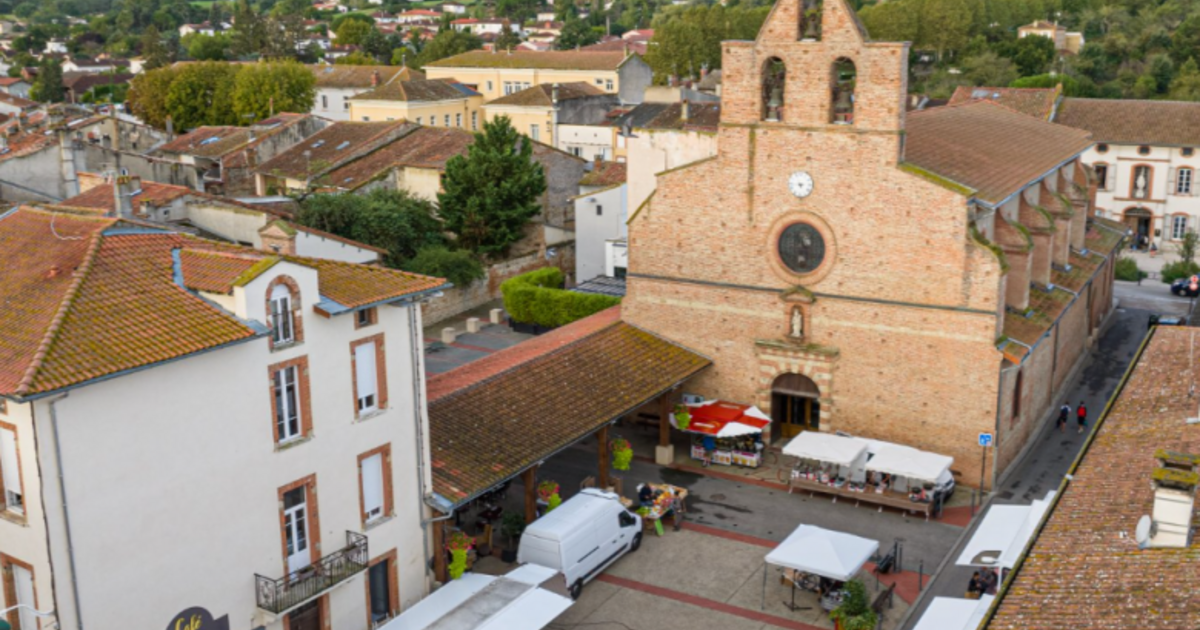A Taste of Ariège: Saverdun's Lively Friday Market