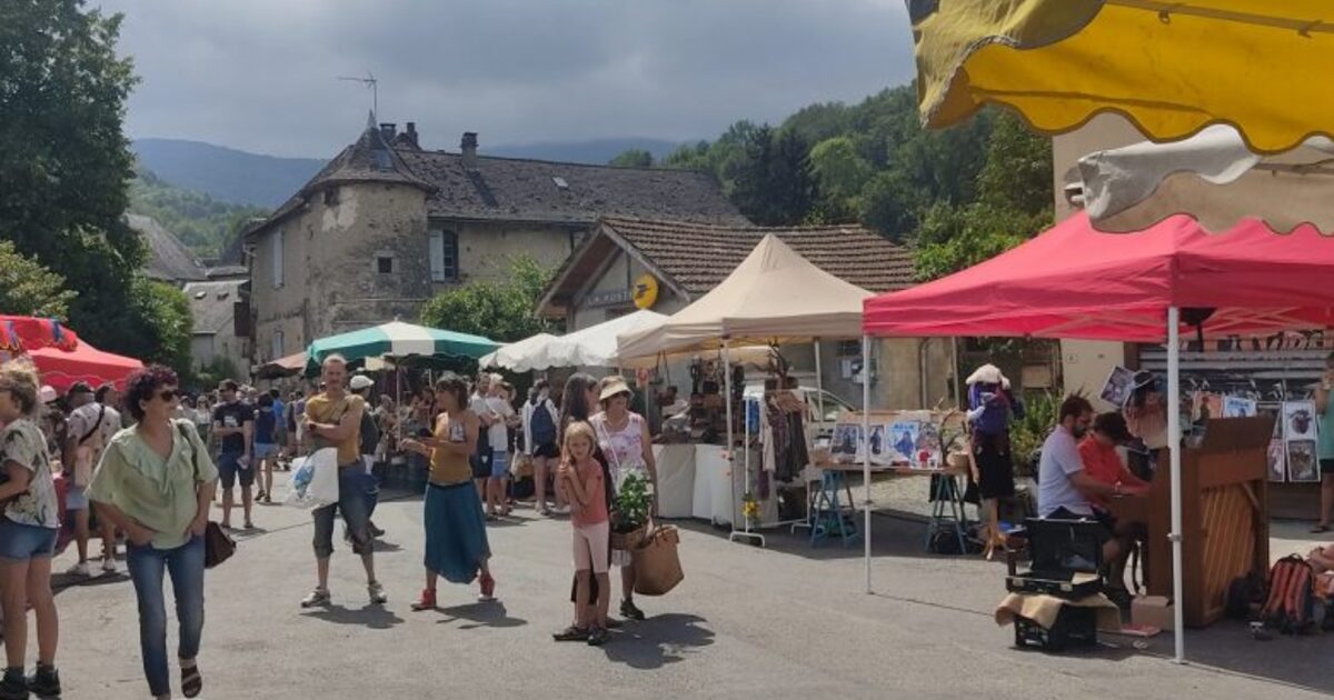 Engomer's Delightful Sunday Market: A Taste of Local Ariège