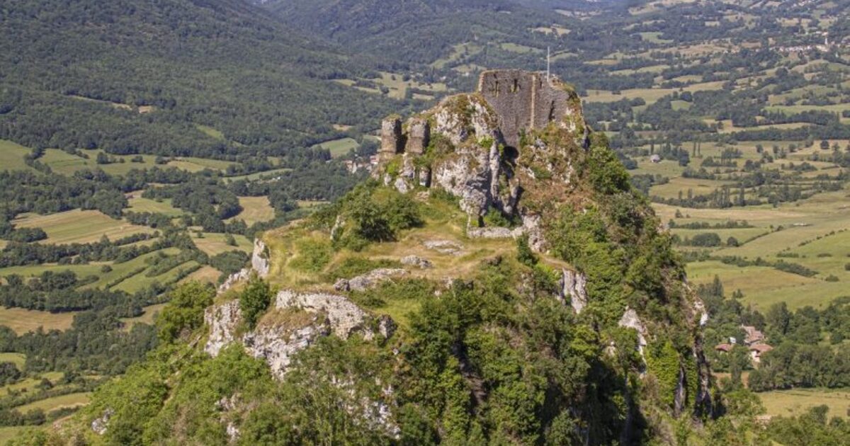 Explore the Enigmatic Roquefixade Castle: A Journey Through Time