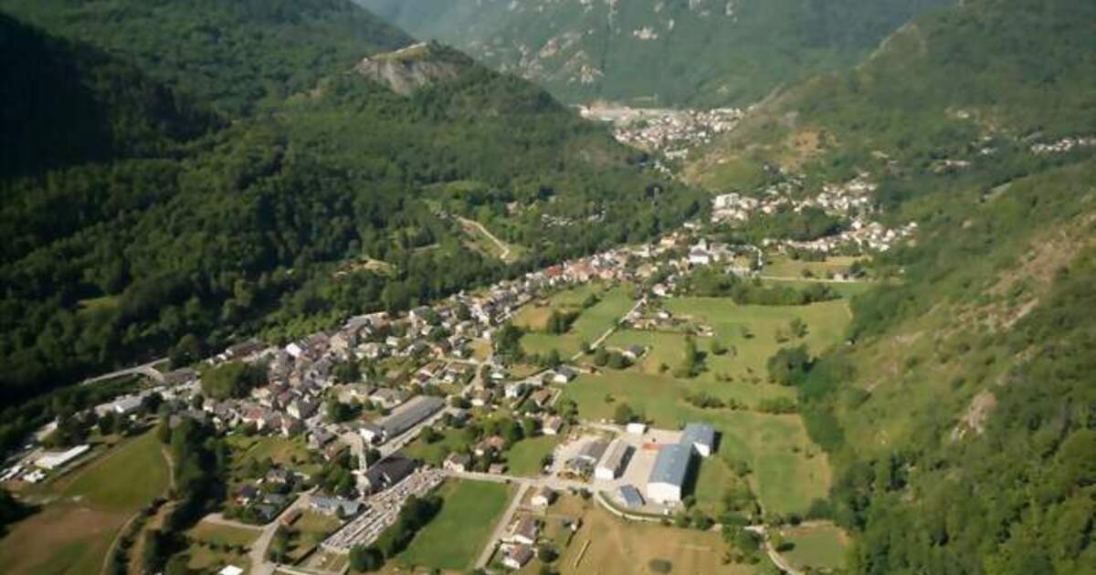 Savor the Flavors of Val-de-Sos: Weekly Market Delights